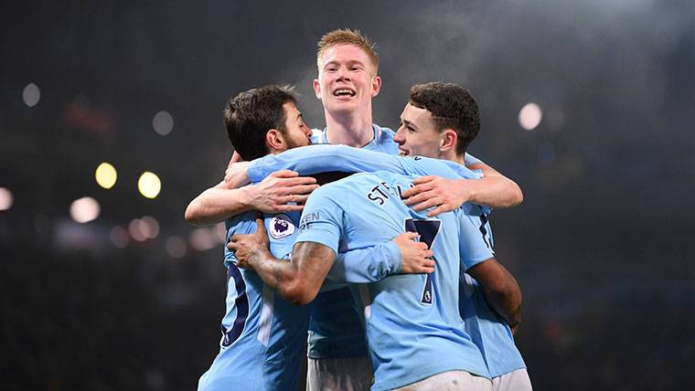 Jugadores del Manchester City celebrando un gol