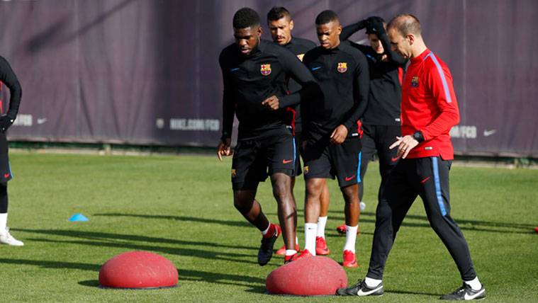 Samuel Umtiti en un entrenamiento del FC Barcelona