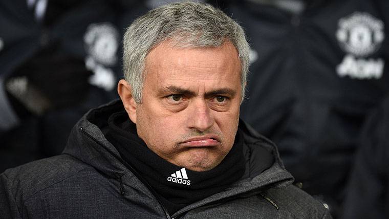 José Mourinho, seated in the bench of the Manchester United