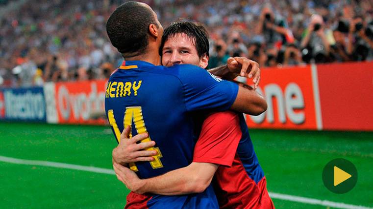 Thierry Henry and Leo Messi celebrate a goal of the FC Barcelona