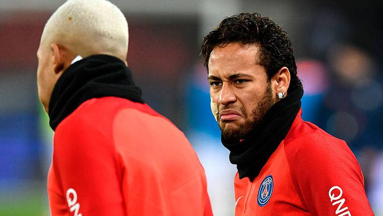 Kylian Mbappé y Neymar en un calentamiento con el Paris Saint Germain