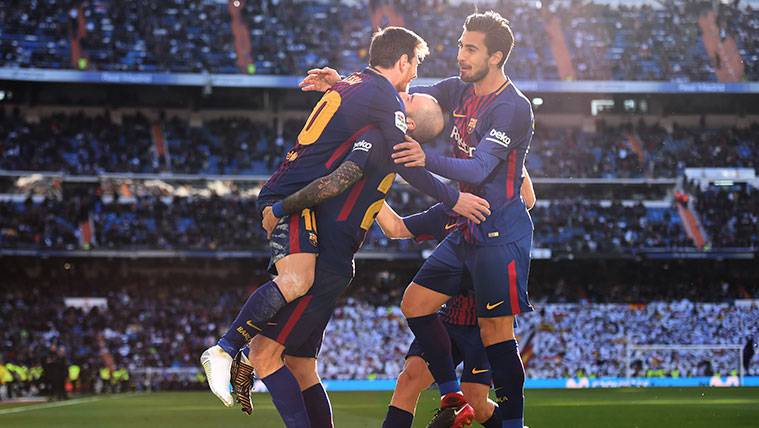 André Gomes celebra uno de los goles del FC Barcelona en el Clásico