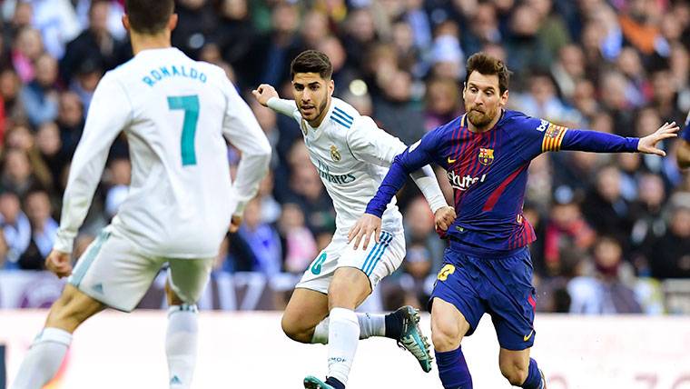 Leo Messi, durante el Clásico contra el Real Madrid en el Bernabéu