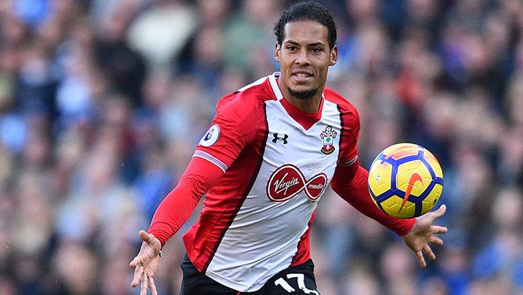 Virgil Go Dijk in a party with the Southampton