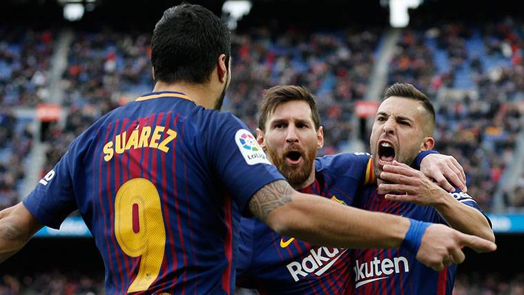 Luis Suárez, Leo Messi y Jordi Alba celebran un gol del FC Barcelona