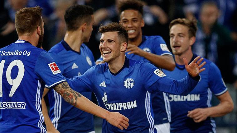 Goretzka, celebrating a marked goal with the Schalke 04