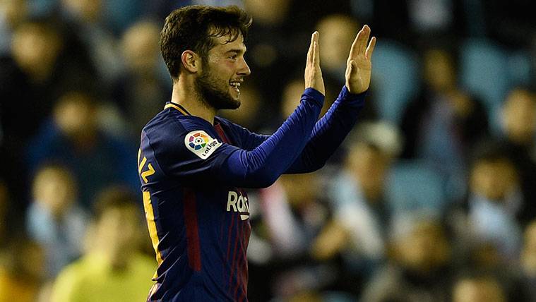 José Arnáiz celebra un gol con el FC Barcelona