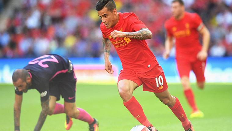 Philippe Coutinho, desbordando a Aleix Vidal en pretemporada