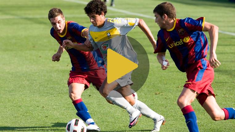 Philippe Coutinho in a clash against the Barça B
