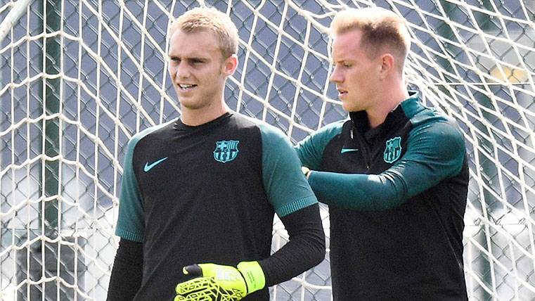 Jasper Cillessen and Marc-André Ter Stegen in a training of the Barça