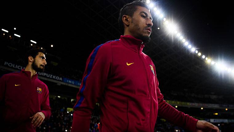 Paulinho, going out to play a party with the FC Barcelona