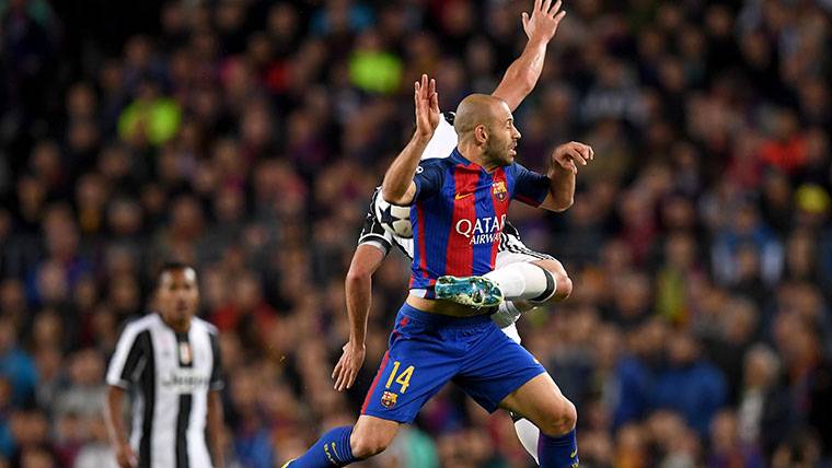 Javier Mascherano, struggling by a balloon against the Juventus