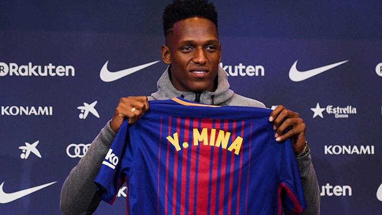 Yerry Mina, presentado oficialmente con el FC Barcelona