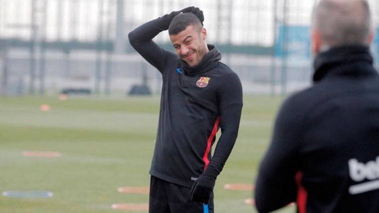 Rafinha, durante un entrenamiento con el FC Barcelona
