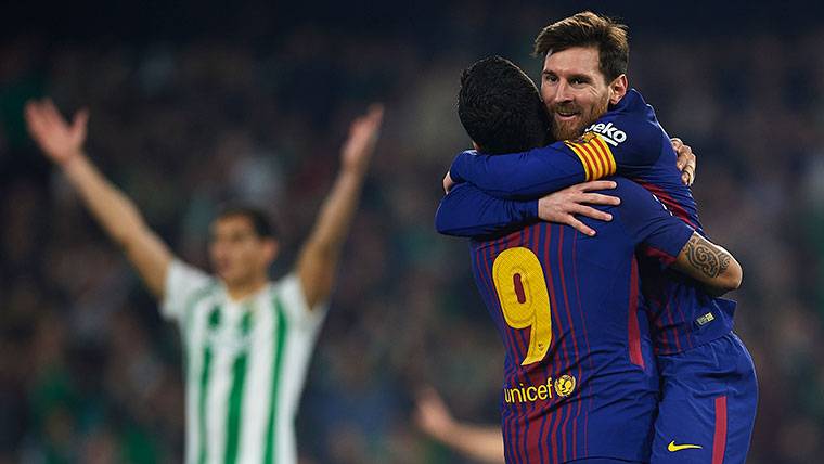 Leo Messi, celebrating one of the goals with Luis Suárez
