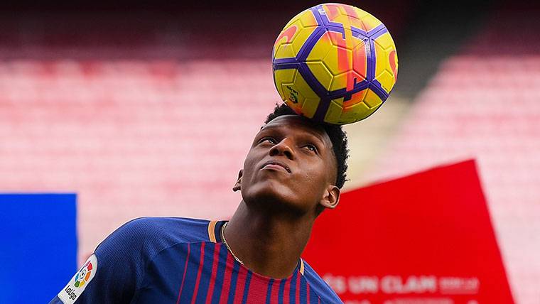 Yerry Mina, during his presentation with the FC Barcelona