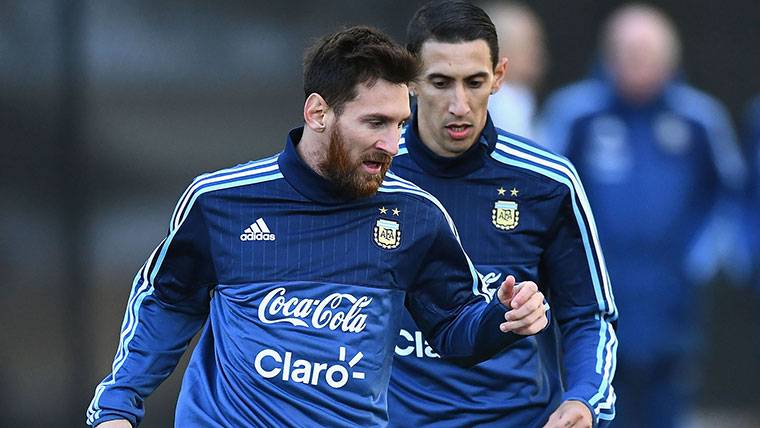 Ángel Di María y Leo Messi, durante un entreno con Argentina