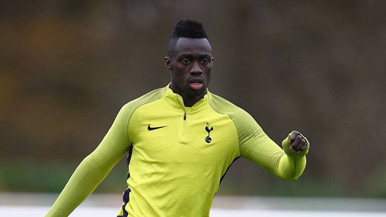 Davinson Sánchez, during a training with the Tottenham