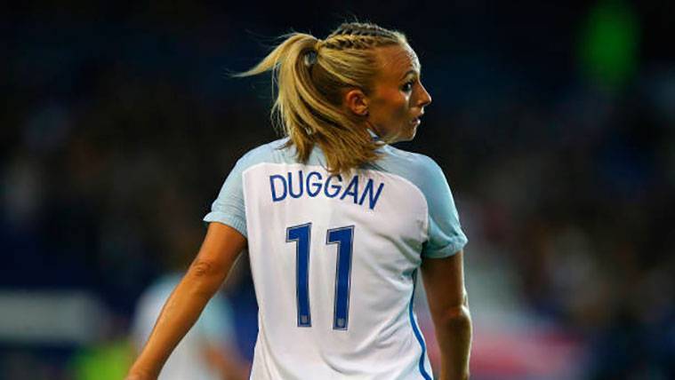Toni Duggan en un partido de la selección inglesa