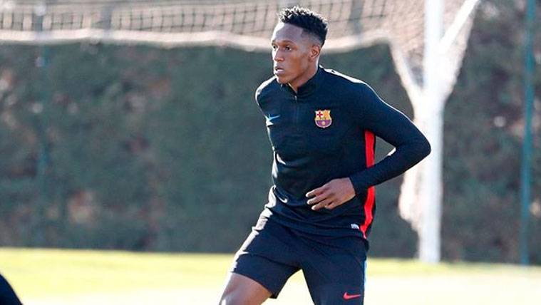 Yerry Mina in a training of the FC Barcelona