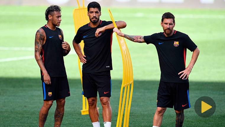 Neymar, Luis Suárez and Leo Messi in a training of the FC Barcelona