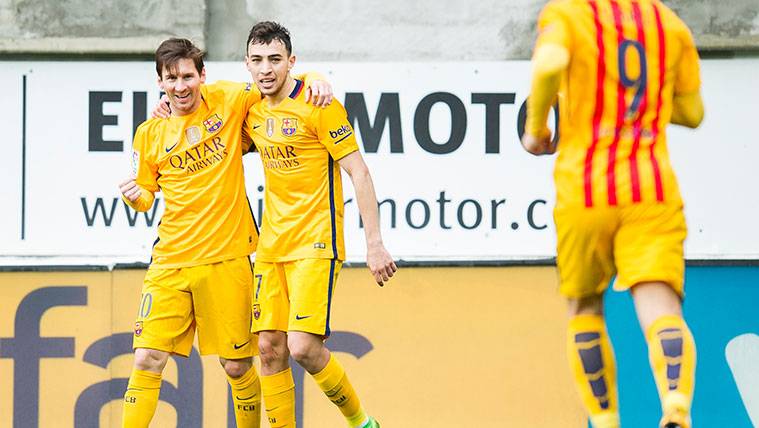Leo Messi, Munir El Haddadi y Luis Suárez celebran un gol del FC Barcelona