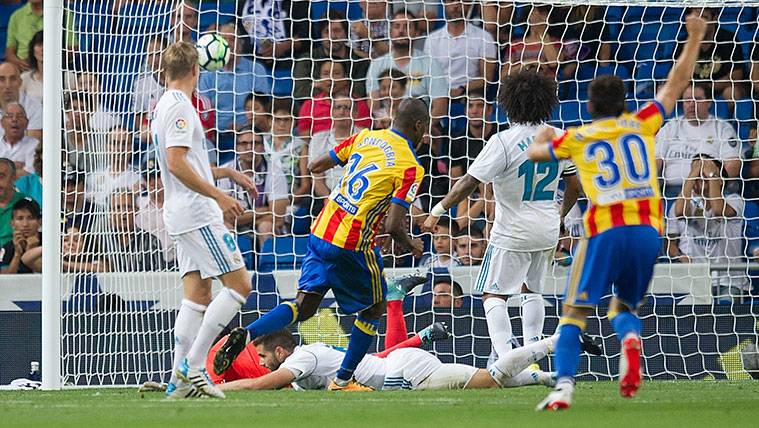 Geoffrey Kondogbia selló el 2-2 definitivo en el Santiago Bernabéu