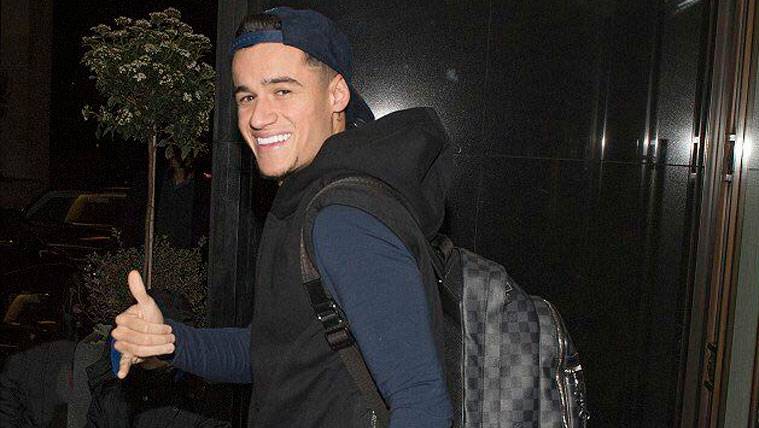 Philippe Coutinho before taking an aeroplane