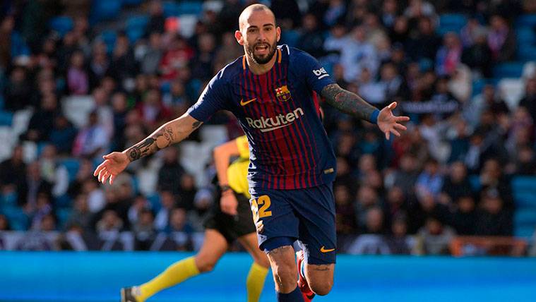 Aleix Vidal celebra un gol con el FC Barcelona