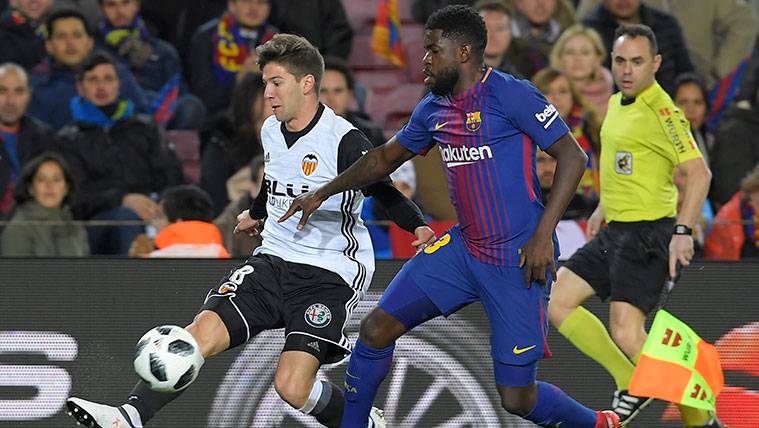 Samuel Umtiti in a party with the FC Barcelona
