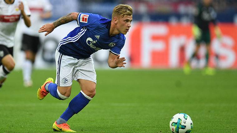 Max Meyer, during a party with the Shalke 04