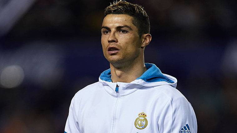 Cristiano Ronaldo, during a warming with the Real Madrid