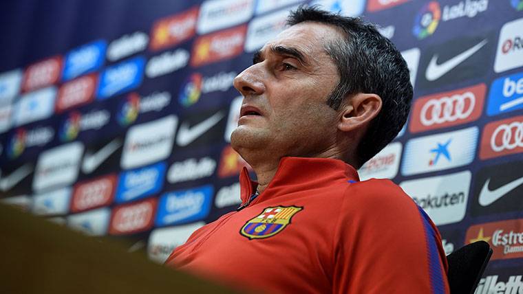 Ernesto Valverde, durante una rueda de prensa con el Barça