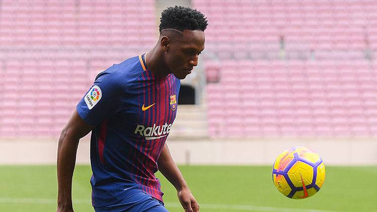 Yerry Mina, en una imagen de cuando fue presentado en el Camp Nou