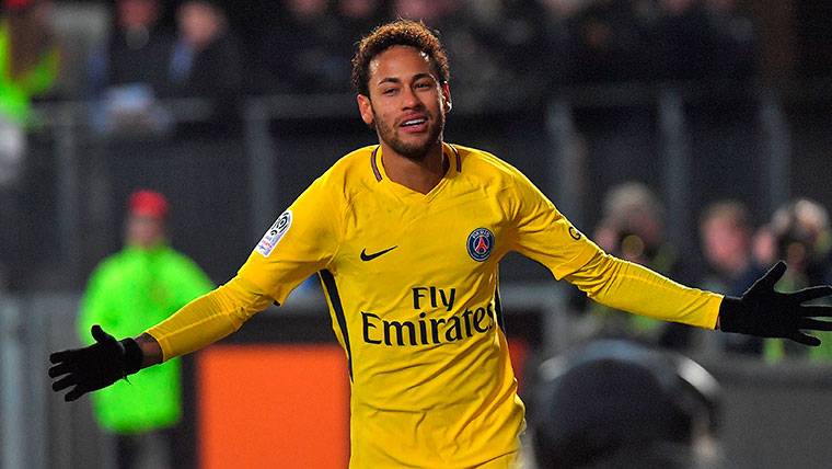 Neymar, celebrating a goal with the PSG