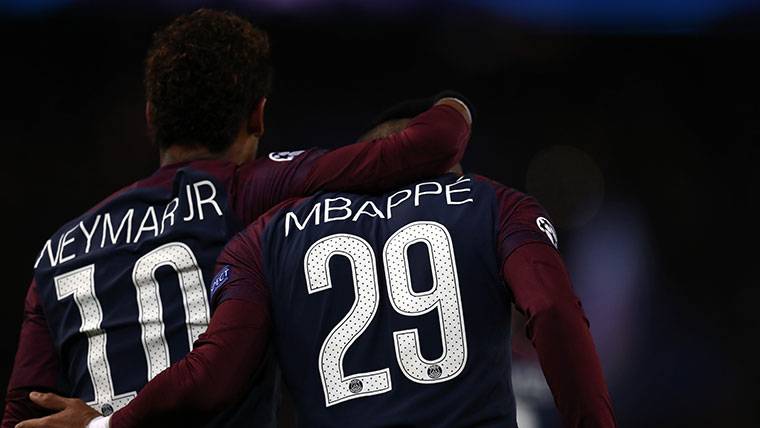 Neymar And Mbappé, celebrating a goal