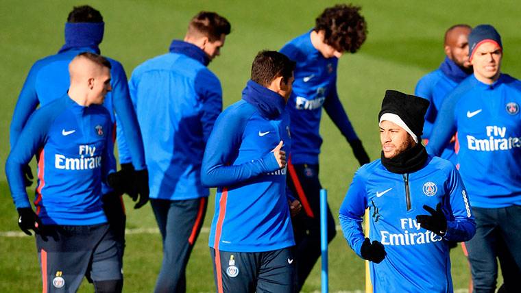 The PSG, training in the Park of The Princes