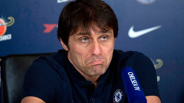 Antonio Conte, during a press conference with Chelsea