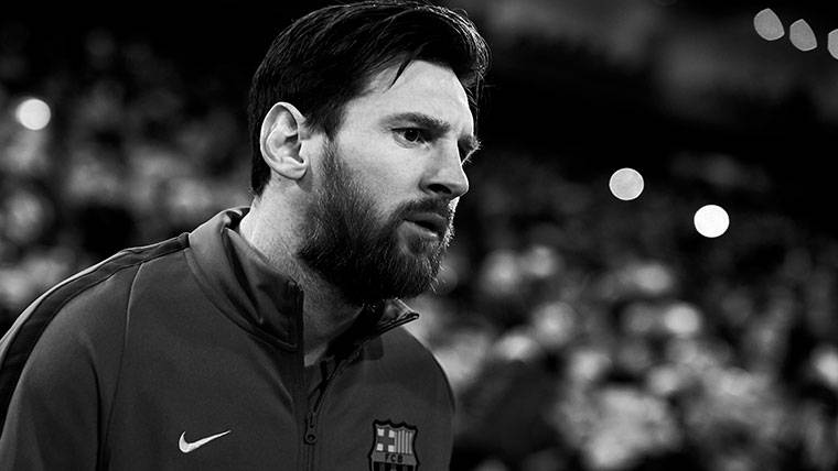 Leo Messi, antes de saltar al campo para jugar un partido
