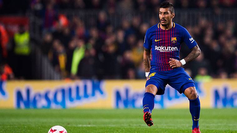 Paulinho en un partido con el FC Barcelona