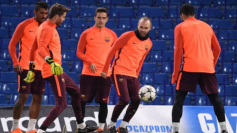 Andrés Iniesta, training beside the rest of his mates