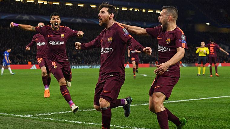 El FC Barcelona, celebrando el gol de Messi en Stamford Bridge