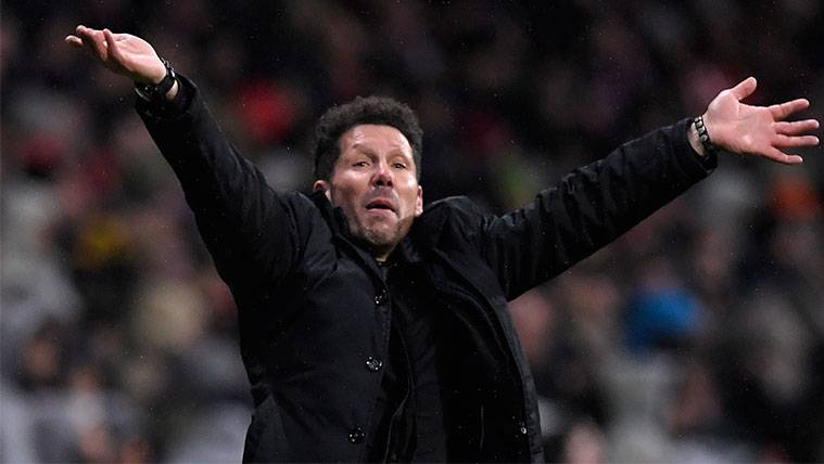 Diego Simeone gesticula during a party of the Athletic of Madrid