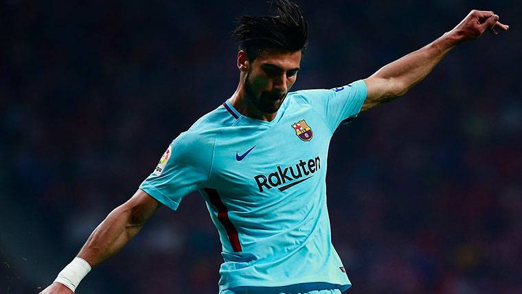 André Gomes, during a party with the FC Barcelona