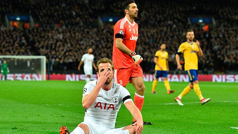 Harry Kane, lamentándose tras la eliminación contra la Juventus