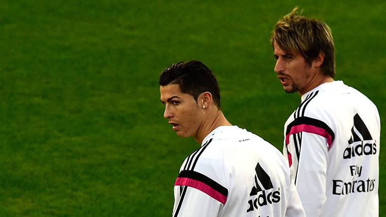 Fabio Coentrao, junto a Cristiano Ronaldo