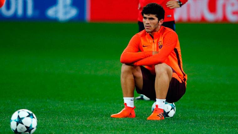 Carles Aleñá en un entrenamiento con el FC Barcelona