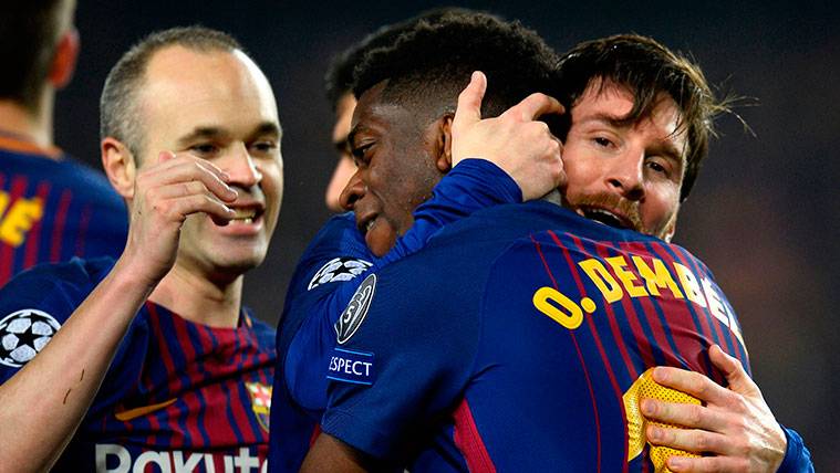Ousmane Dembélé y Leo Messi celebran un gol del FC Barcelona