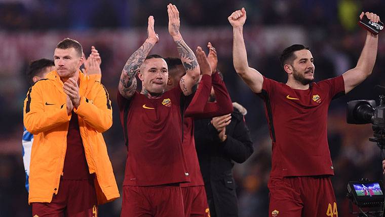 Nainggolan And Manolas, celebrating the pass of the Rome in Champions