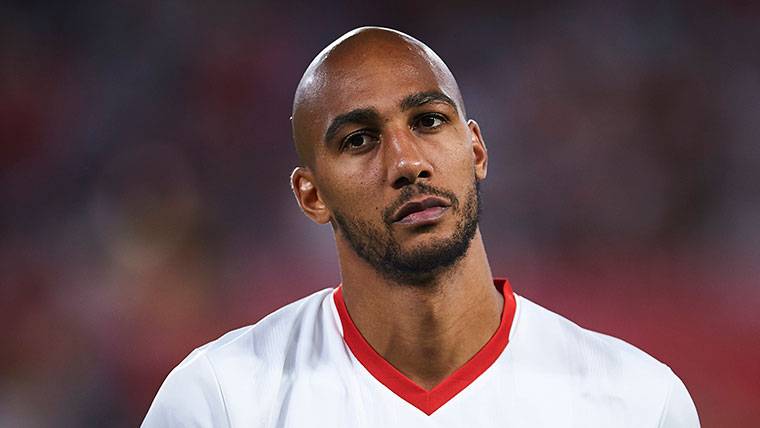N'Zonzi, a todoterreno in the centre of the field
